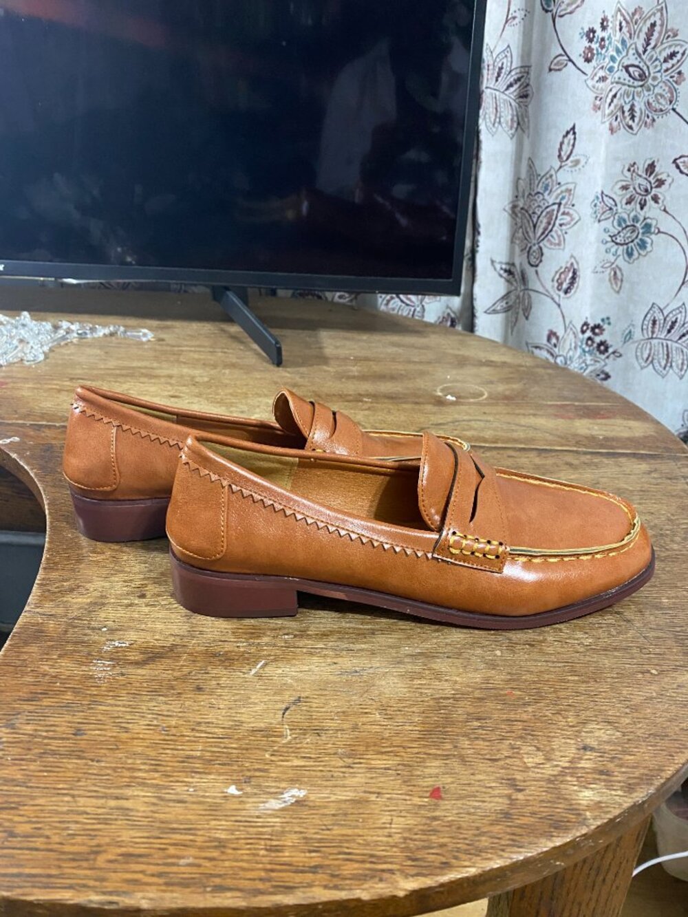 Women's Shoes - Picture 3 of 5